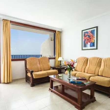 One Bedroom With Wifi And Pool, Close To The Beach Puerto Del Carmen