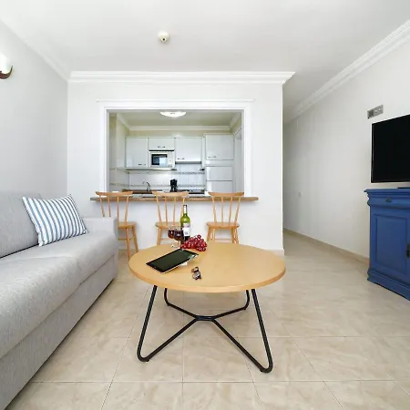 One Bedroom With Wifi And Pool, Close To The Beach Puerto Del Carmen