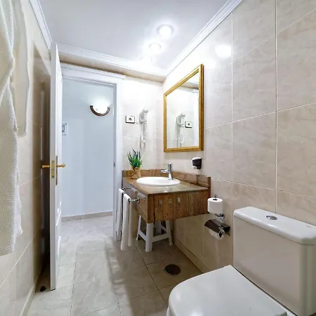 One Bedroom With Wifi And Pool, Close To The Beach Puerto Del Carmen Appartamento *